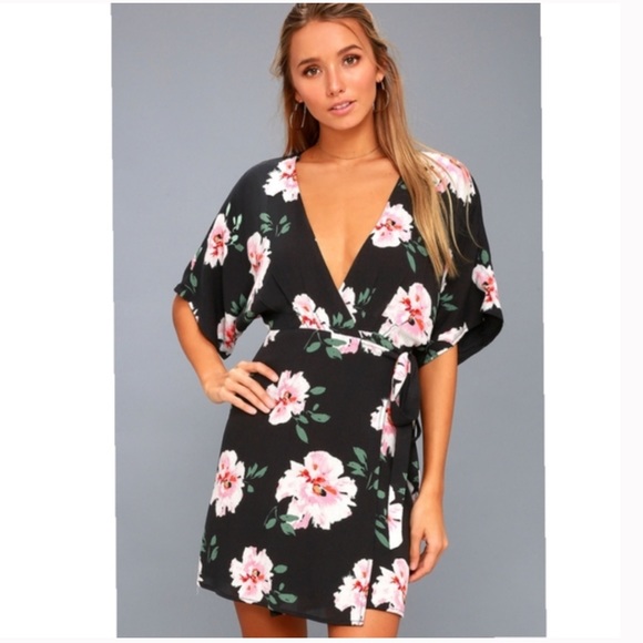 Lulus Dresses & Skirts - 🌸3/$40 Lulu’s Take Me Bouquet Black Floral Wrap Dress